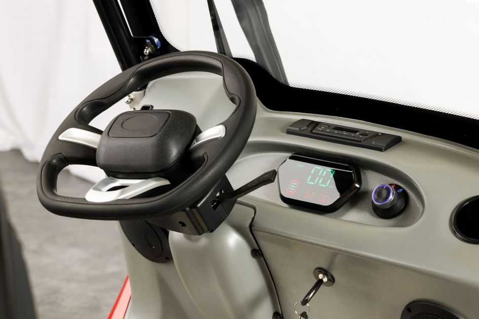 Гольфкар четырехместный OMA Electric Q8-4 (2+2 60V 1500W) Красный